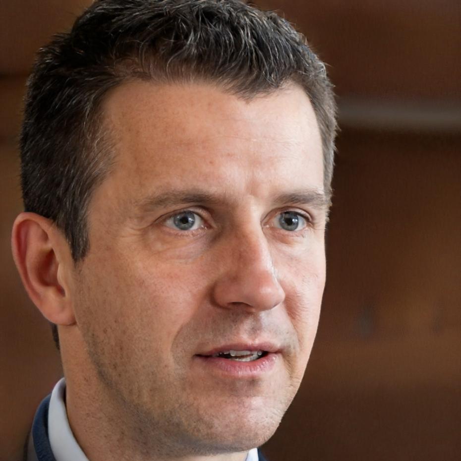 Portrait de Maxence Dubois, analyste financier